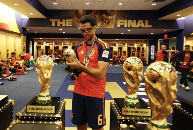 Nhà vô địch World Cup 2026 gây tranh cãi với chiếc nhẫn vàng 2